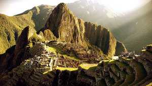 Taypikala Machu Picchu - Peru - Cosmic Travel