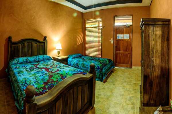 Hacienda - Luna Lodge - Costa Rica - Cosmic Travel