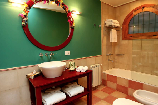 Chani Room (Classical) - Bathroom - Kkala Boutique - Argentinië - Cosmic Travel