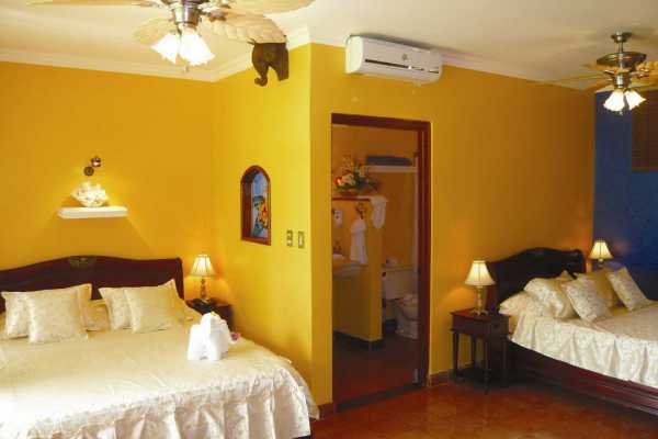 Cuna del Angel  - Costa Rica - Cosmic Travel
